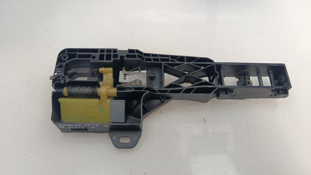 SOPORTE MANETA EXTERIOR PUERTA TRASERA IZQUIERDA RENAULT MEGANE 1.2 TCE MT 130CV | 97KW