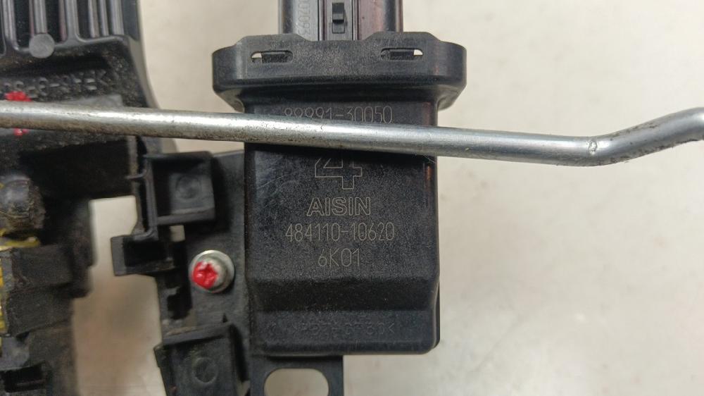 SOPORTE MANETA EXTERIOR DELANTERA IZQUIERDA TOYOTA AURIS 1.6 MT 124CV | 91KW
