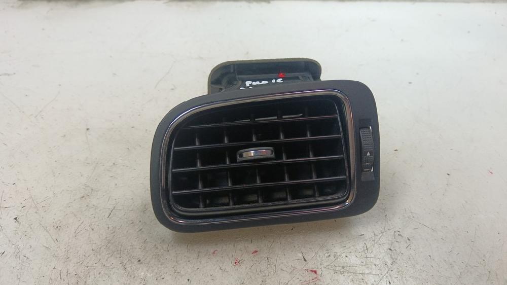 REJILLA AIRE DELANTERA IZQUIERDA VOLKSWAGEN POLO 1.4 MT 75CV | 55KW