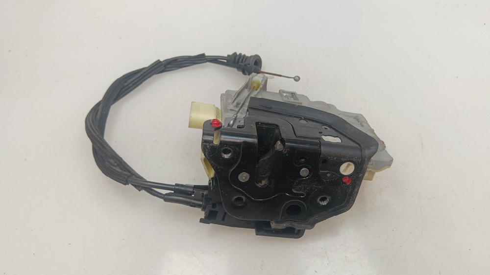 CERRADURA PUERTA DELANTERA DERECHA VOLKSWAGEN PASSAT 2.0 TDI DSG 140CV | 103KW