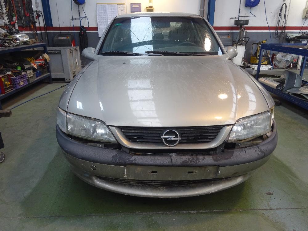 RETROVISOR IZQUIERDO OPEL VECTRA 1996 1.6 MT 101CV