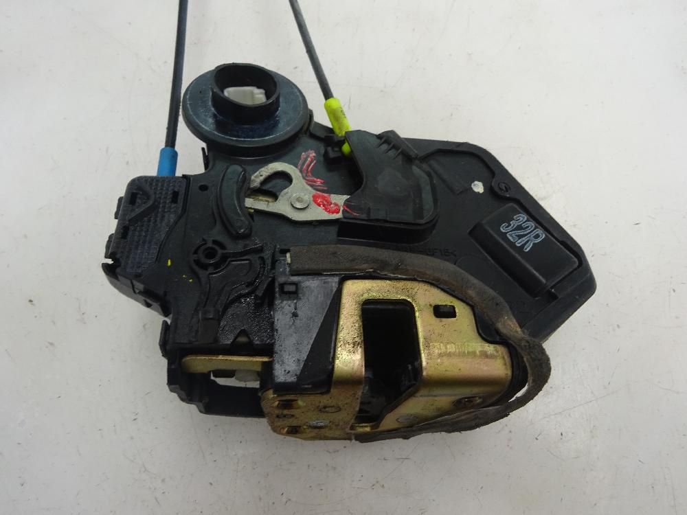 CERRADURA PUERTA TRASERA DERECHA TOYOTA AVENSIS 2005 2.2 D MT 148CV | 109KW