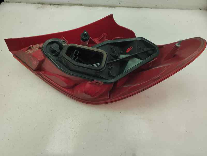 PILOTO TRASERO IZQUIERDO PEUGEOT 207 1.4 VTI MT 95CV