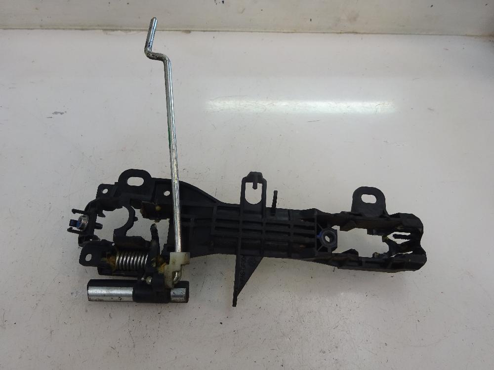 SOPORTE MANETA EXTERIOR DELANTERA DERECHA TOYOTA YARIS 1.0 MT 69CV