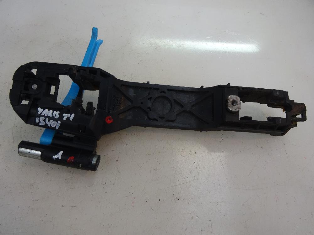 SOPORTE MANETA EXTERIOR PUERTA TRASERA IZQUIERDA TOYOTA YARIS 1.0 MT 69CV