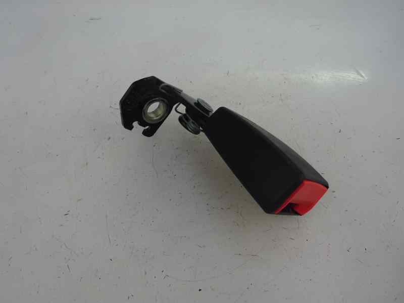 ANCLAJE CINTURON TRASERO IZQUIERDO FORD FIESTA 1.25 MT 82CV