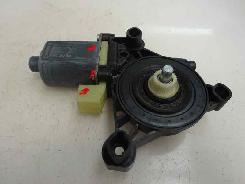 MOTOR ELEVALUNAS DELANTERO DERECHO VOLKSWAGEN GOLF 1.4 TSI MT 125CV | 92KW