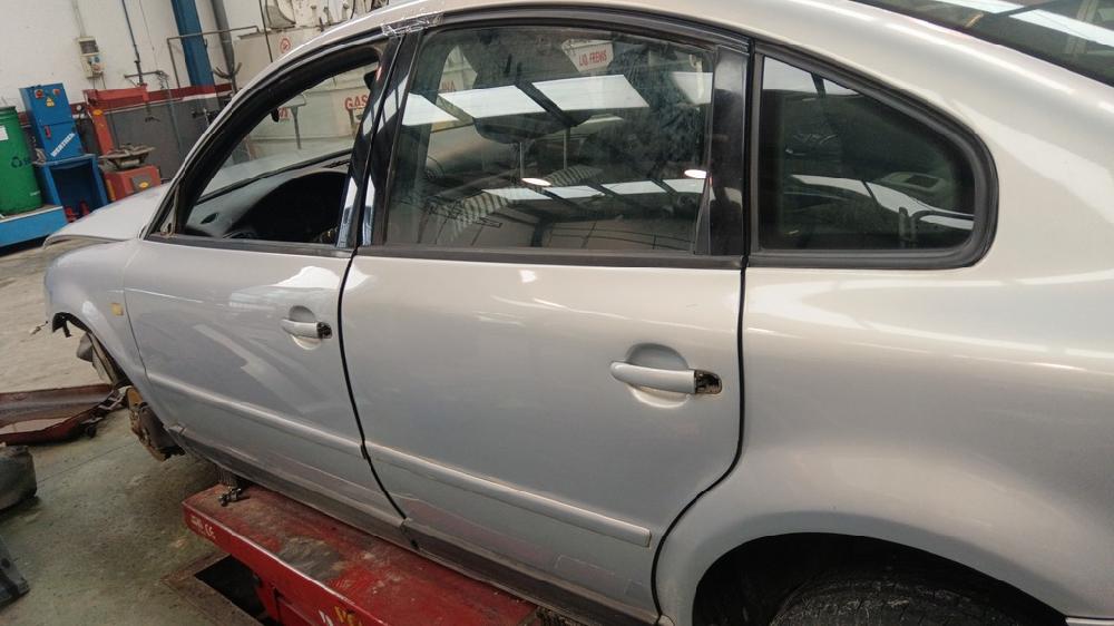 PUERTA TRASERA IZQUIERDA VOLKSWAGEN PASSAT 1.9 TDI MT 110CV | 81KW