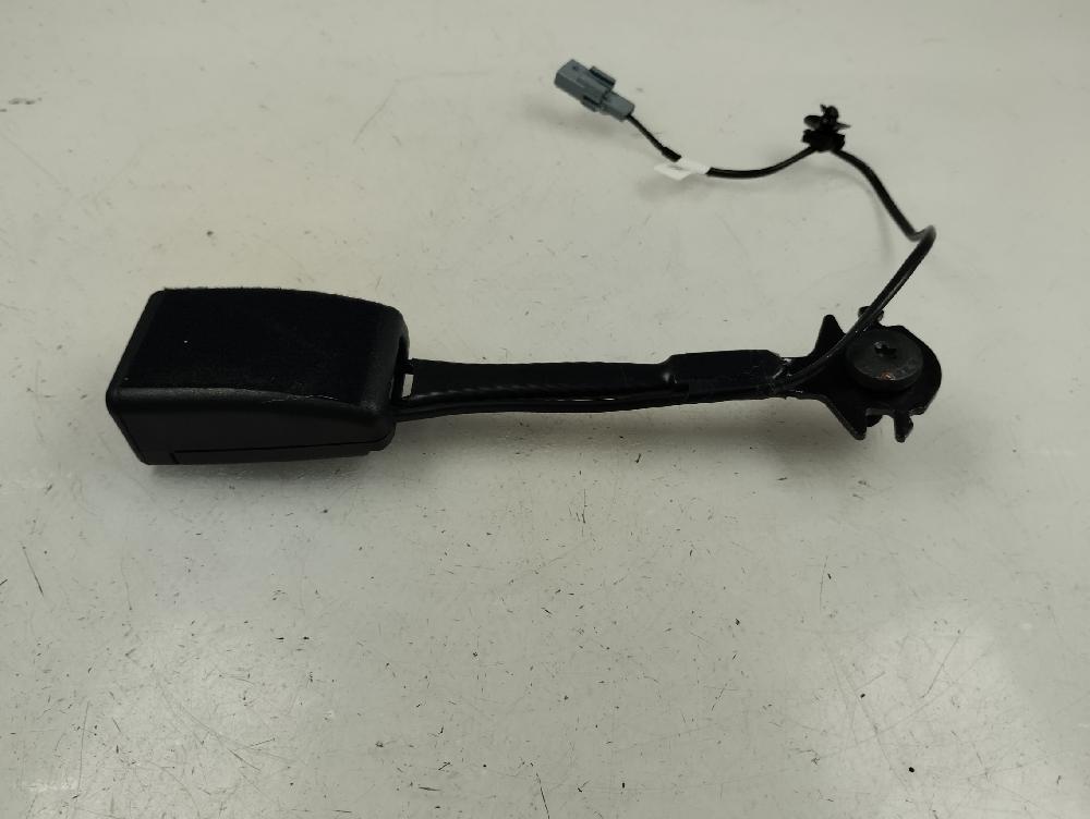 ANCLAJE CINTURON DELANTERO DERECHO RENAULT CLIO 2023 1.0 MT 101CV