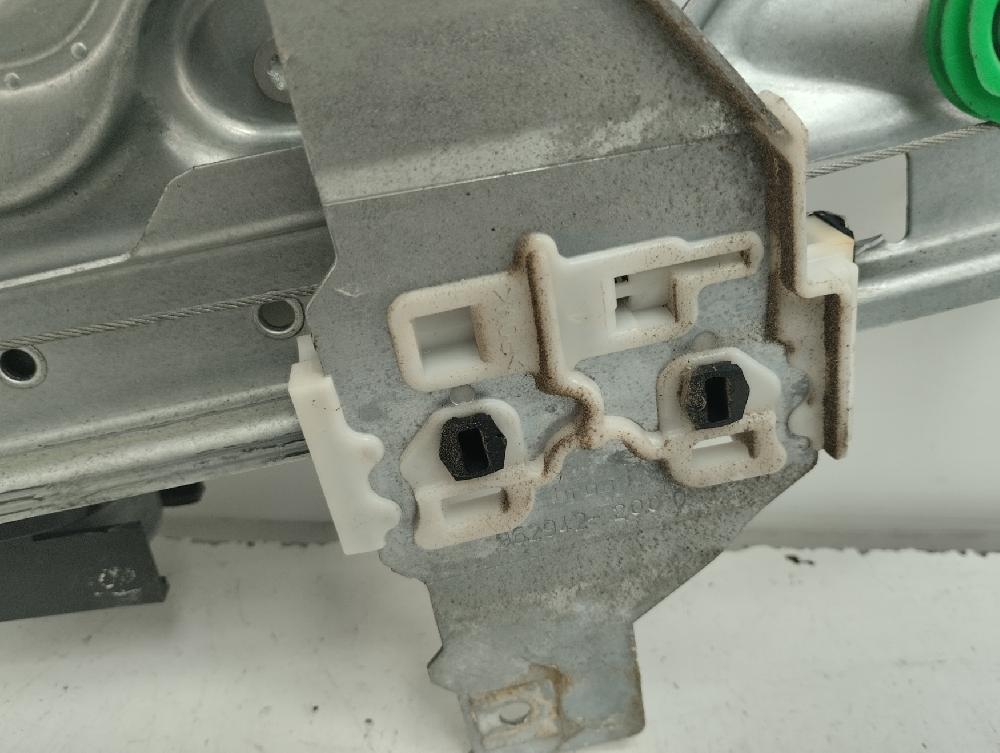 ELEVALUNAS TRASERO DERECHO PEUGEOT 5008 1.6D MT 112CV