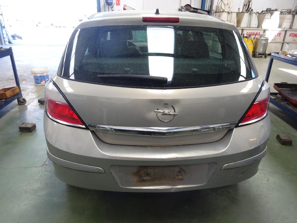 CAJA RELES FUSIBLES OPEL ASTRA 2006 1.7 CDTI MT 100CV