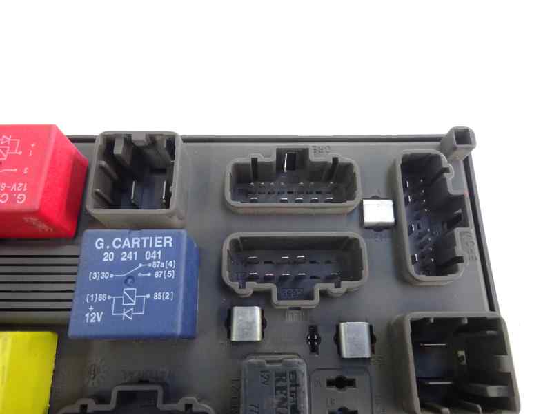 CAJA RELES FUSIBLES RENAULT LAGUNA OTROS