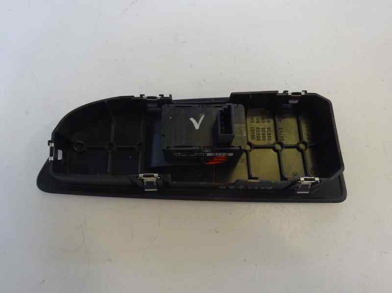 MANDO ELEVALUNAS DELANTERO DERECHO BMW SERIE 1 2008 2.0 118D MT 143CV