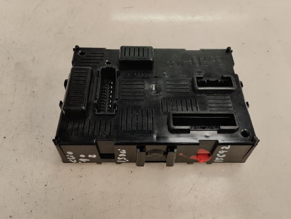 CAJA RELES FUSIBLES RENAULT CLIO 1.5 MT 68CV