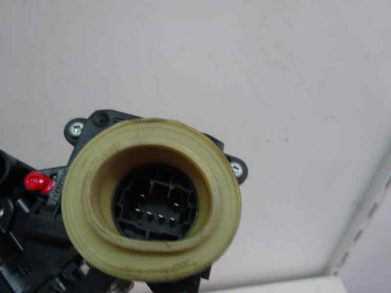 ELEVALUNAS TRASERO DERECHO TOYOTA COROLLA VERSO 2.2 TD MT 136CV