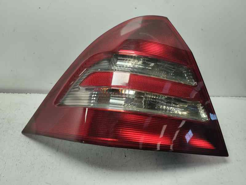 PILOTO TRASERO IZQUIERDO MERCEDES BENZ CLASE C 2003 2.2 MT 143CV | 105KW
