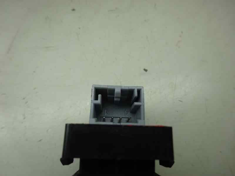 MANDO ELEVALUNAS DELANTERO DERECHO AUDI A4 2.0 TDI MT QUATTRO 140CV