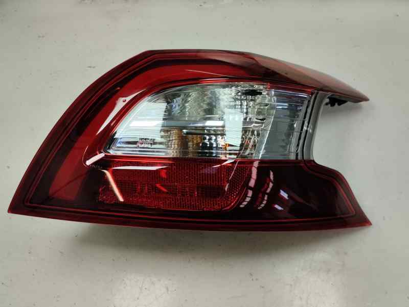 PILOTO TRASERO DERECHO PEUGEOT 308 2015 1.2 MT 110CV | 81KW
