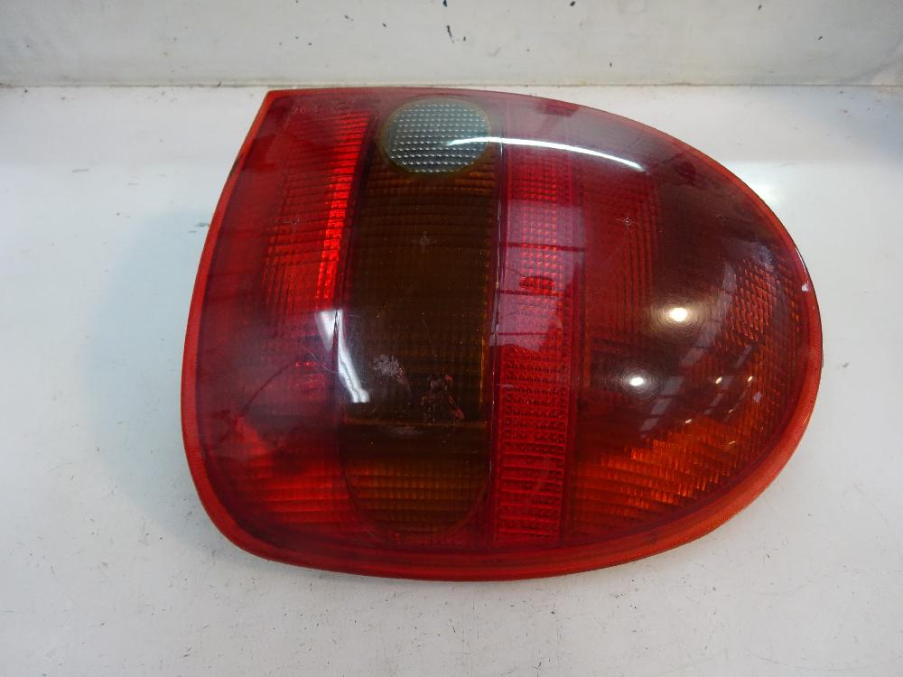 PILOTO TRASERO DERECHO OPEL CORSA 1998 1.7 D MT 60CV | 44KW