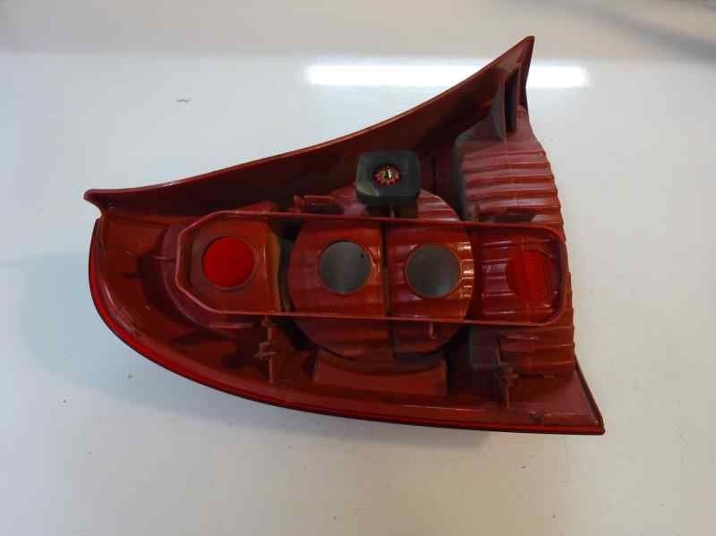 PILOTO TRASERO DERECHO RENAULT CLIO 1.2 MT 75CV