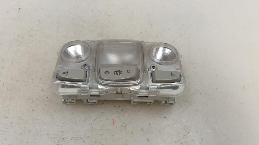 LUZ INTERIOR CITROEN C4 CACTUS 1.6 MT 99CV | 73KW