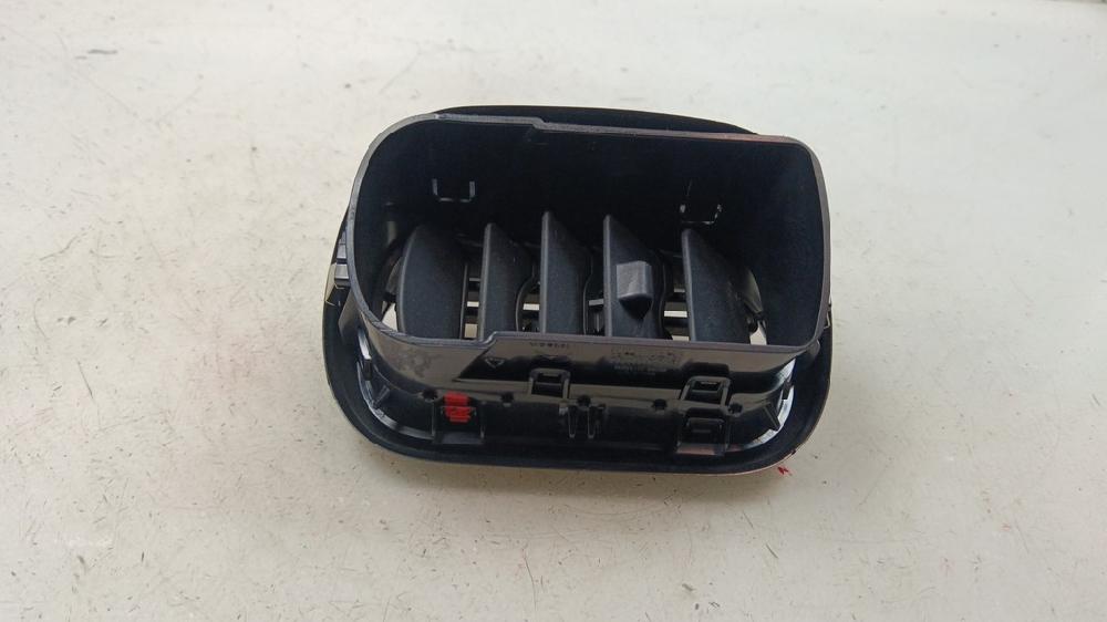 REJILLA AIRE DELANTERA IZQUIERDA CITROEN C4 CACTUS 1.6 MT 99CV | 73KW
