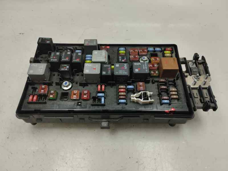 CAJA RELES FUSIBLES OPEL INSIGNIA 2010 2.0 CDTI AT 130CV