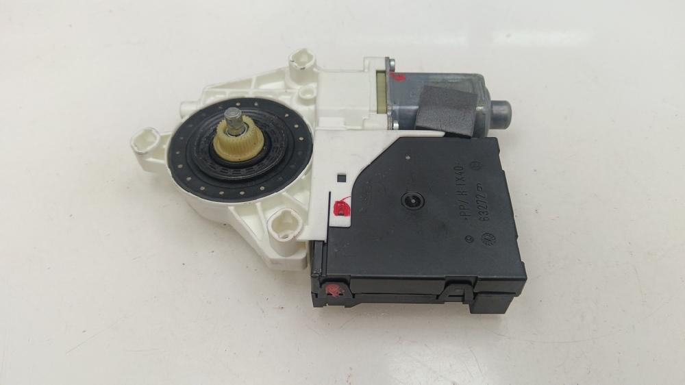 MOTOR ELEVALUNAS DELANTERO DERECHO AUDI A3 2.0 TDI S-TRONIC 140CV