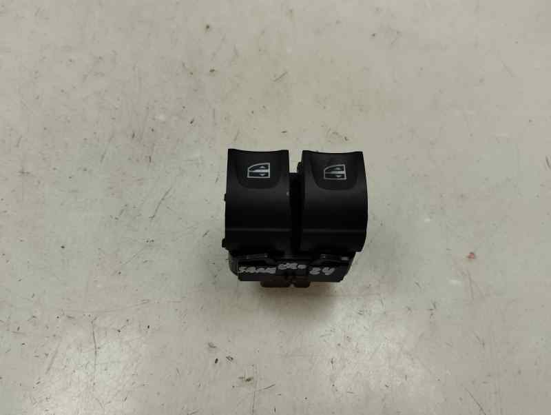 MANDO ELEVALUNAS DELANTERO IZQUIERDO DACIA SANDERO 1.0 MT 100CV | 74KW