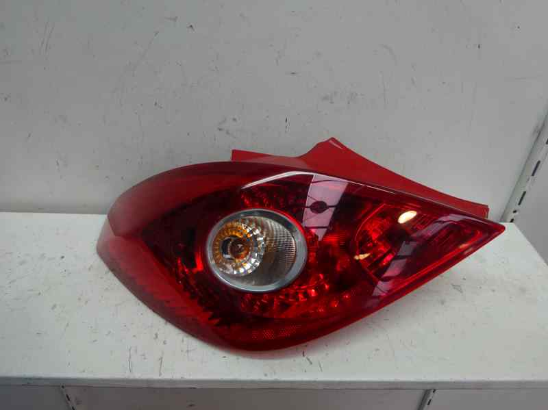 PILOTO TRASERO IZQUIERDO OPEL CORSA 2011 1.3 CDTI MT 75CV