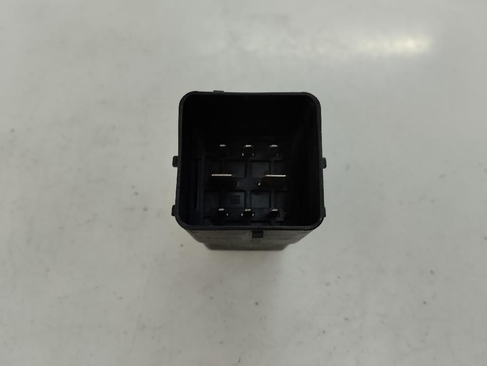 CAJA PRECALENTAMIENTO FORD CMAX 1.6 TDCI DPF MT 95CV