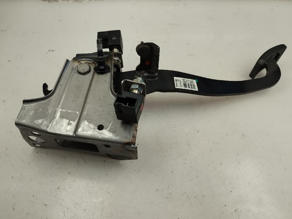 PEDAL EMBRAGUE HYUNDAI I10 1.0 MT 67CV | 49KW