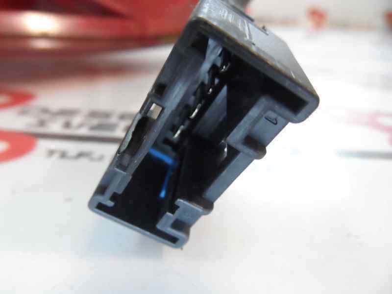 PILOTO TRASERO DERECHO INTERIOR CITROEN C4 1.6 AMT 109CV | 80KW