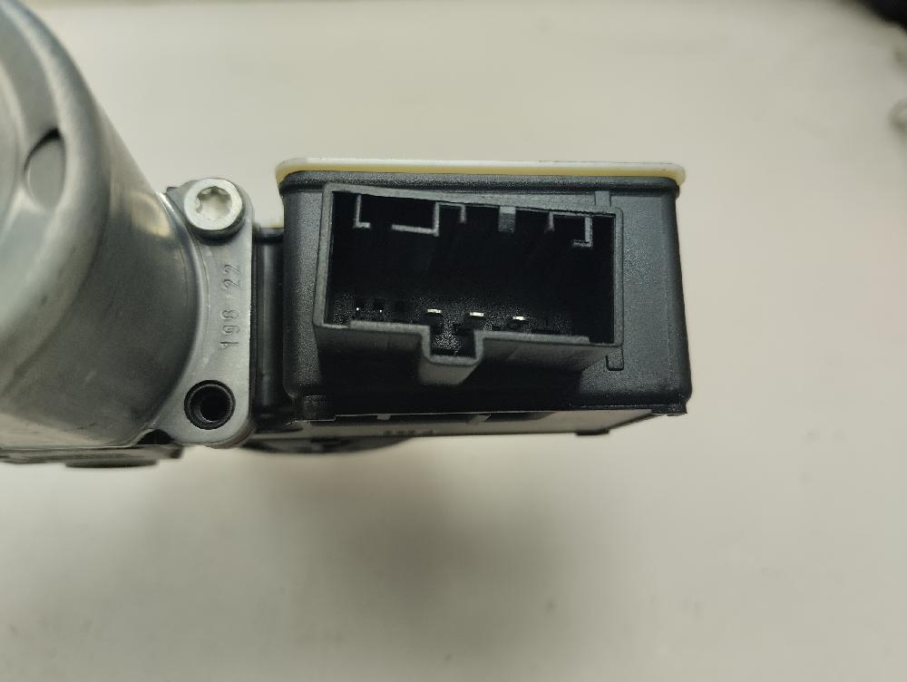 MOTOR ELEVALUNAS TRASERO DERECHO SKODA FABIA 1.0 TSI MT 95CV