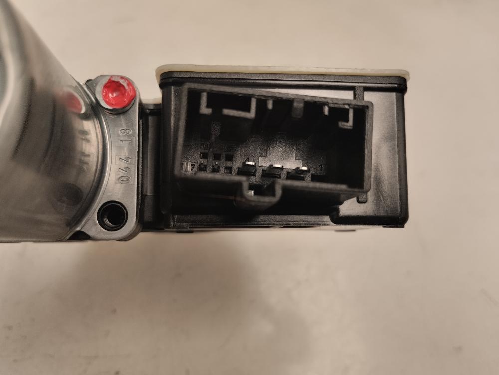 MOTOR ELEVALUNAS TRASERO DERECHO SEAT ARONA 1.6 MT 95CV | 70KW