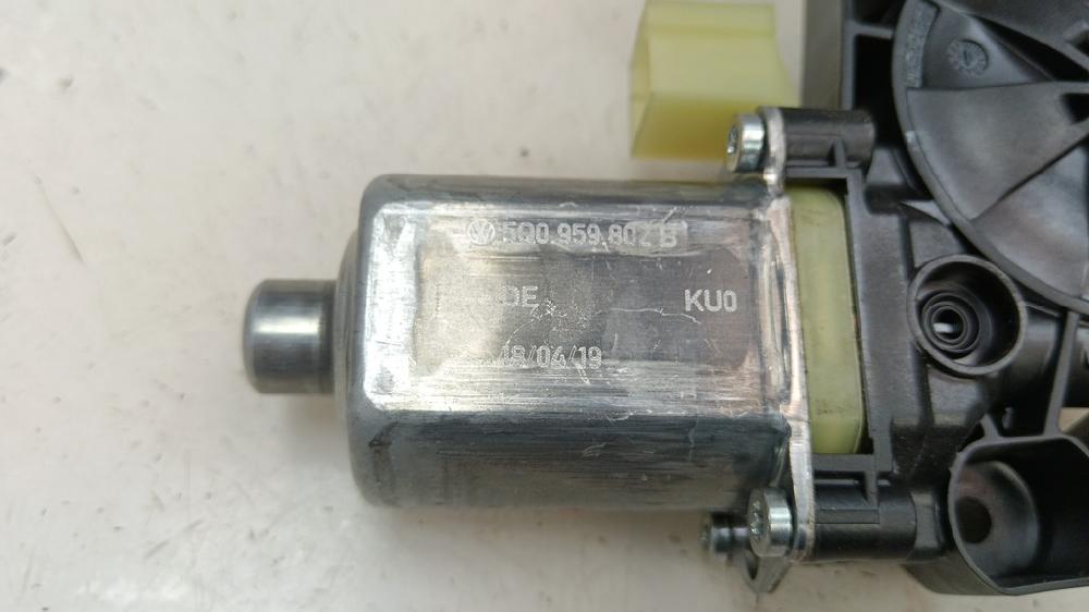 MOTOR ELEVALUNAS DELANTERO DERECHO SEAT LEON 1.6 115CV TRANSMISION AUTOMATICA, DIESEL