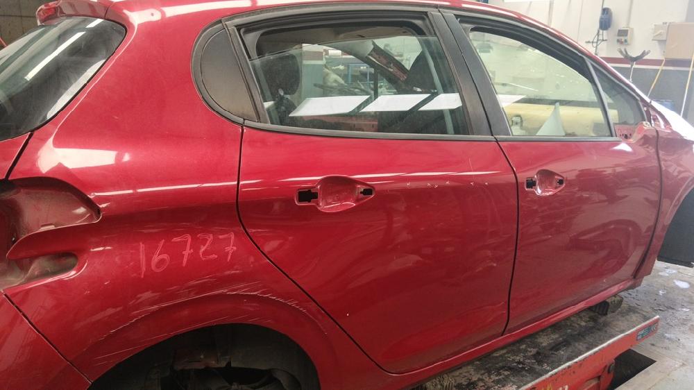 PUERTA TRASERA DERECHA PEUGEOT 208 1.2 VTI ETG 82CV