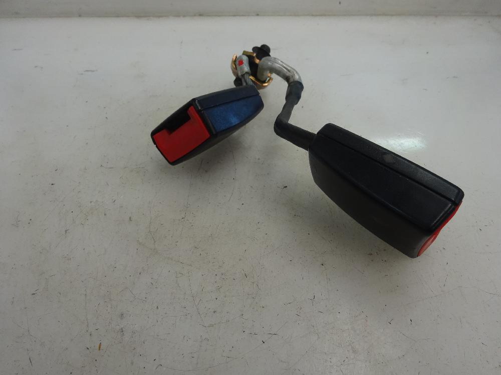 ANCLAJE CINTURON TRASERO IZQUIERDO AUDI A3 2.0 TDI MT 140CV
