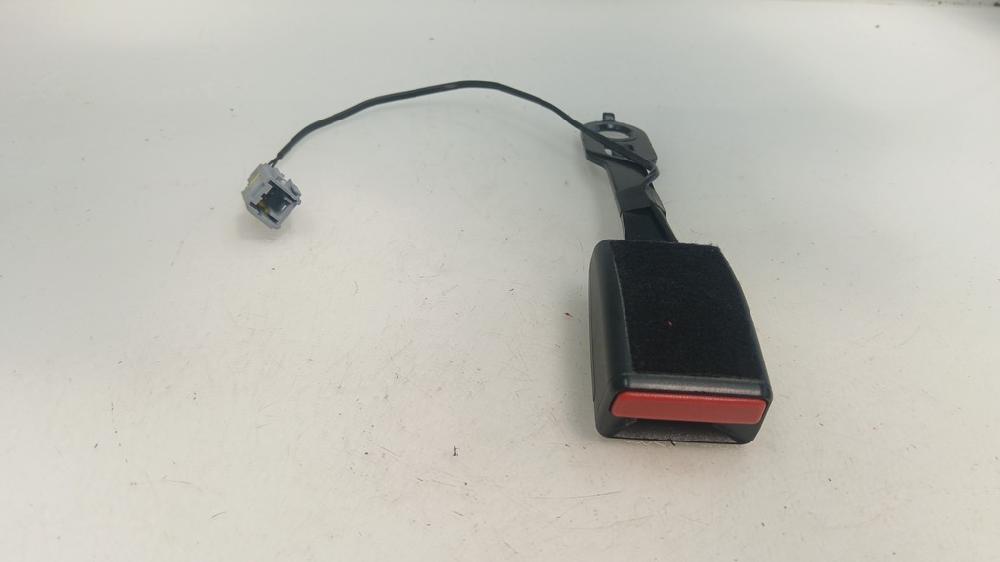 ANCLAJE CINTURON DELANTERO IZQUIERDO PEUGEOT 208 1.2 MT 110CV | 81KW