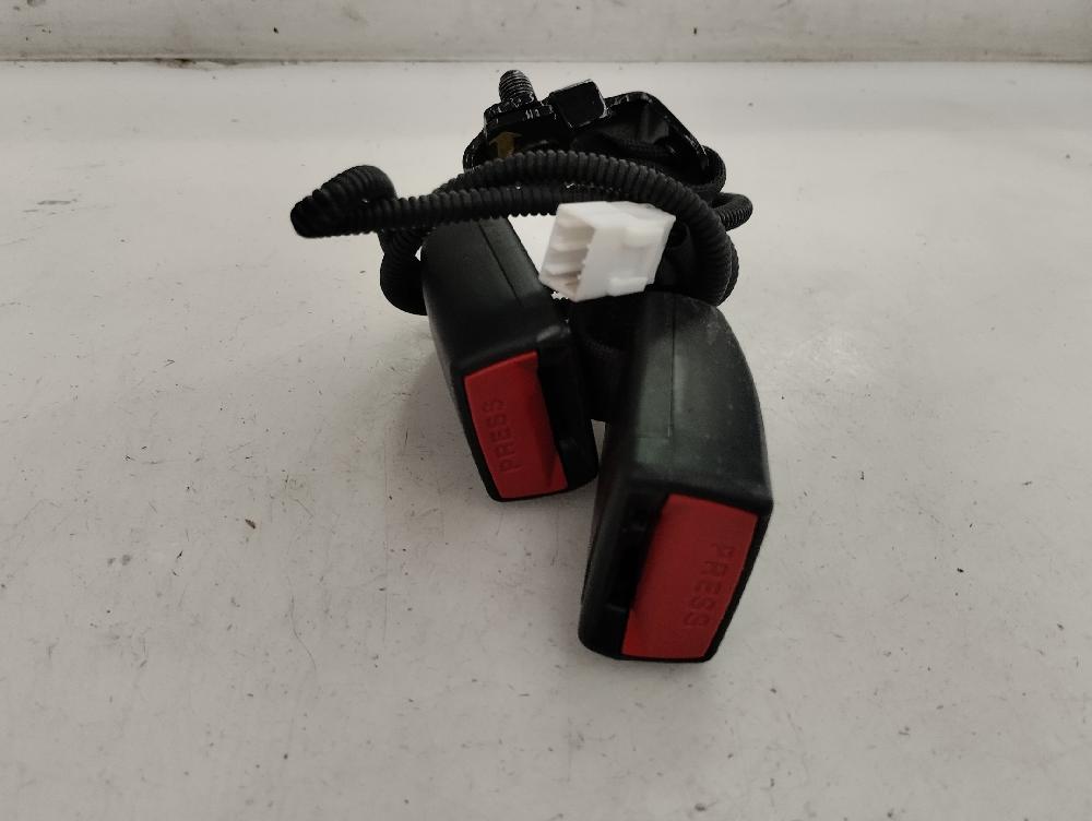 ANCLAJE CINTURON TRASERO DERECHO HYUNDAI I10 1.3 MT 87CV | 64KW