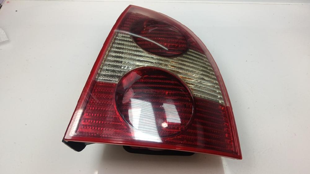 PILOTO TRASERO DERECHO VOLKSWAGEN PASSAT 1.9 TDI 6MT 130CV
