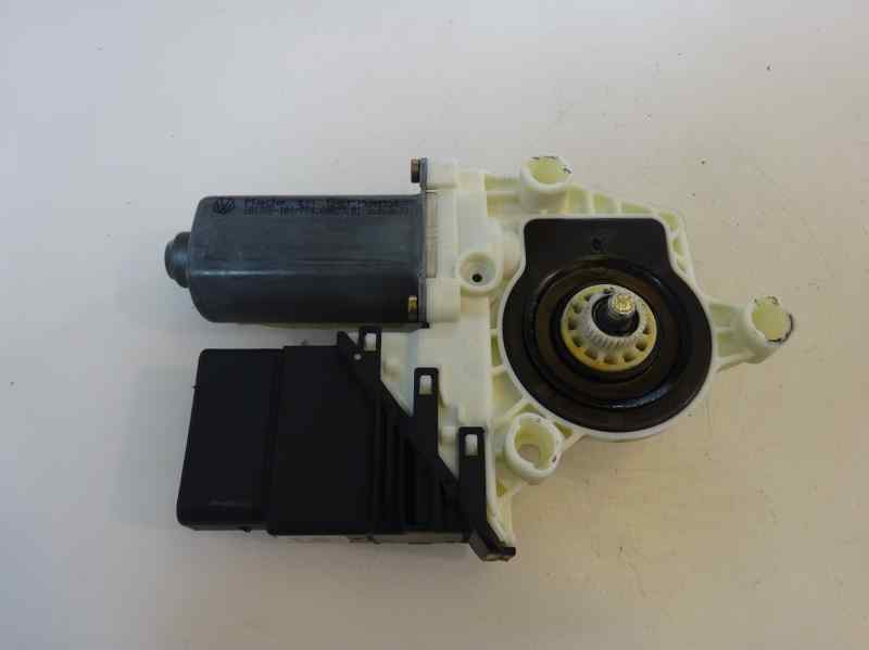 MOTOR ELEVALUNAS TRASERO DERECHO VOLKSWAGEN GOLF 1.9 TDI MT 90CV