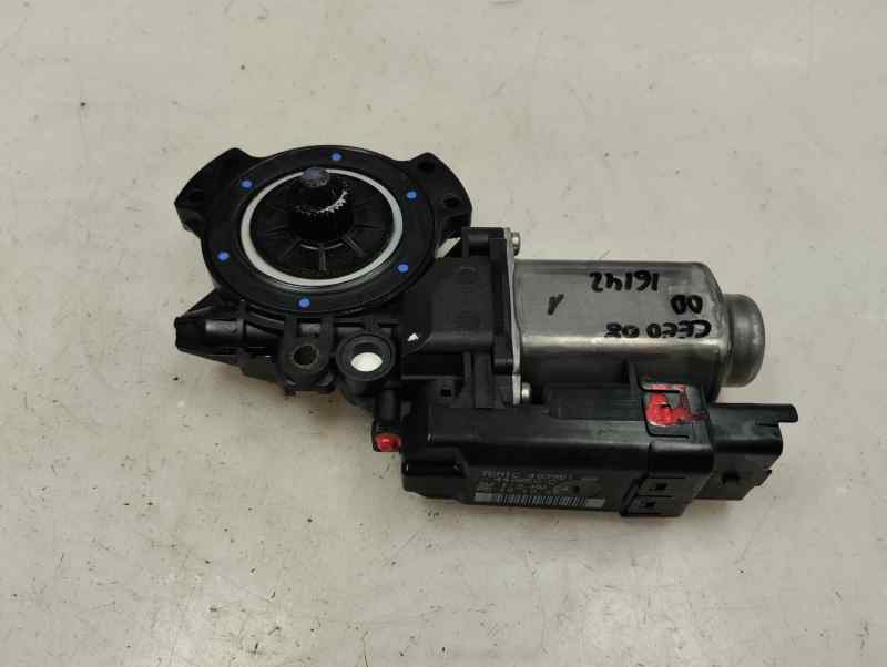 MOTOR ELEVALUNAS DELANTERO DERECHO KIA CEED 1.6 MT 116CV | 85KW