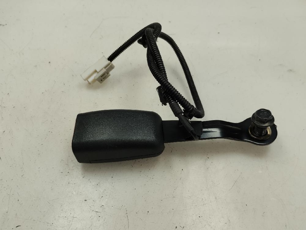 ANCLAJE CINTURON DELANTERO DERECHO HYUNDAI IX20 1.4 MT BLUE 90CV