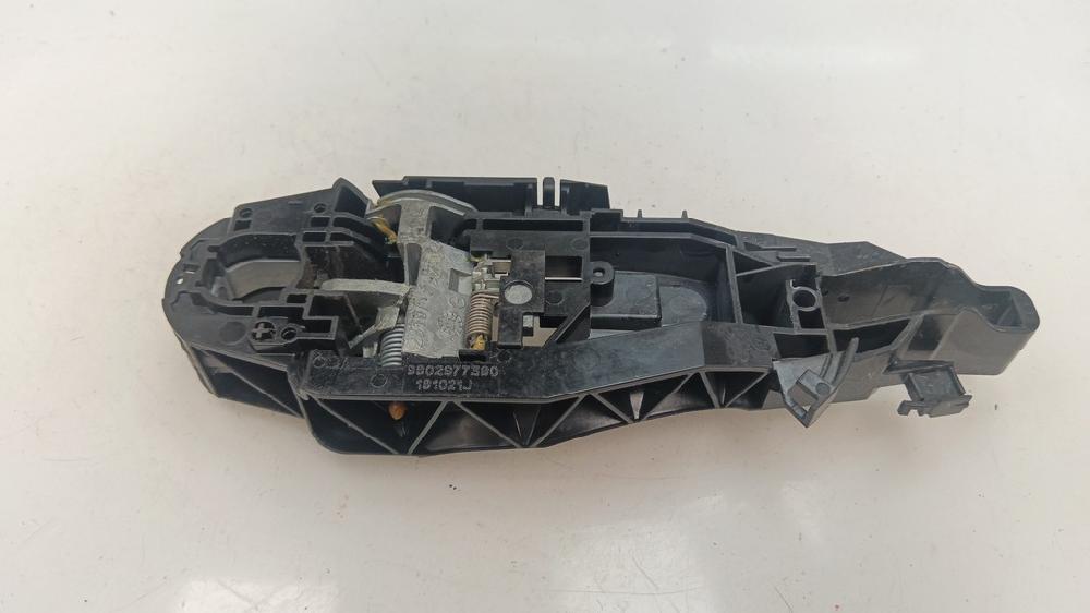 SOPORTE MANETA EXTERIOR PUERTA TRASERA IZQUIERDA PEUGEOT 208 1.5 MT 102CV | 75KW