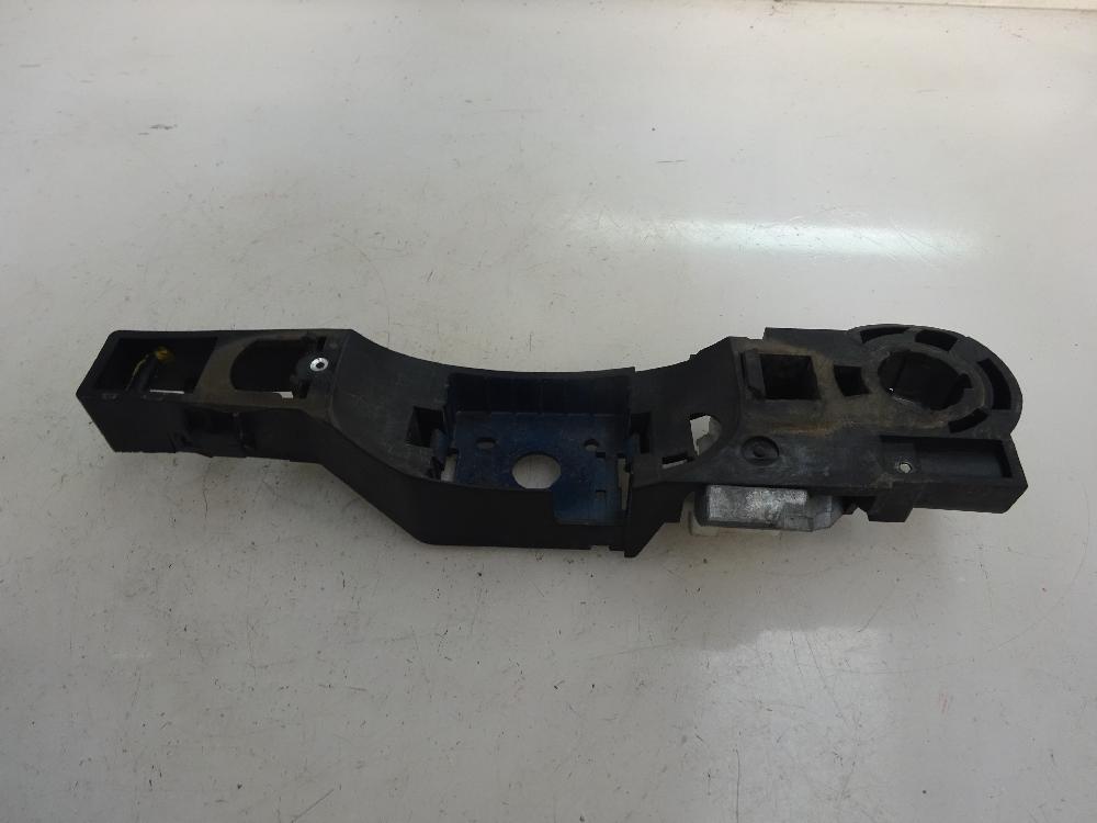 SOPORTE MANETA EXTERIOR PUERTA TRASERA IZQUIERDA RENAULT CLIO 1.6 MT 112CV