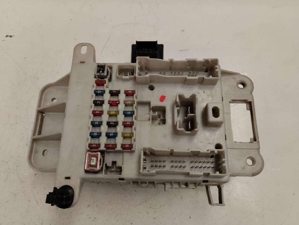 CAJA RELES FUSIBLES TOYOTA RAV4 2.0 MT 4WD 116CV | 85KW