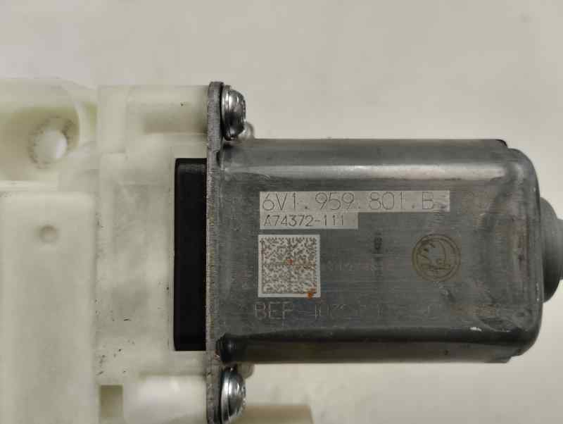 MOTOR ELEVALUNAS DELANTERO IZQUIERDO SKODA FABIA 1.0 MT 75CV