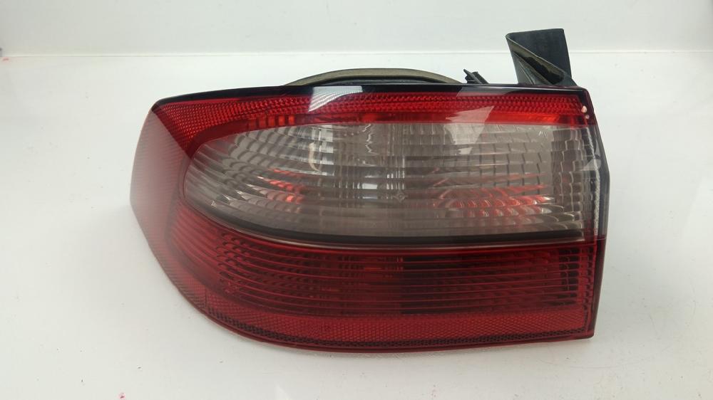 PILOTO TRASERO IZQUIERDO RENAULT LAGUNA 1.9 DCI MT 101CV