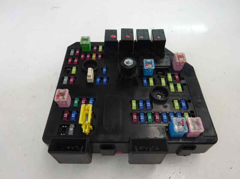 CAJA RELES FUSIBLES CHEVROLET CAPTIVA 2.2 D MT 5 PLAZAS 163CV